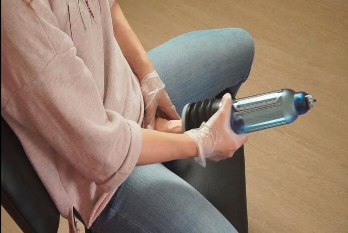 Usando unha bomba para aumentar o pene